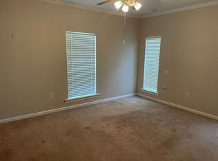 7925 Menlo Dr, Baton Rouge, LA 70808