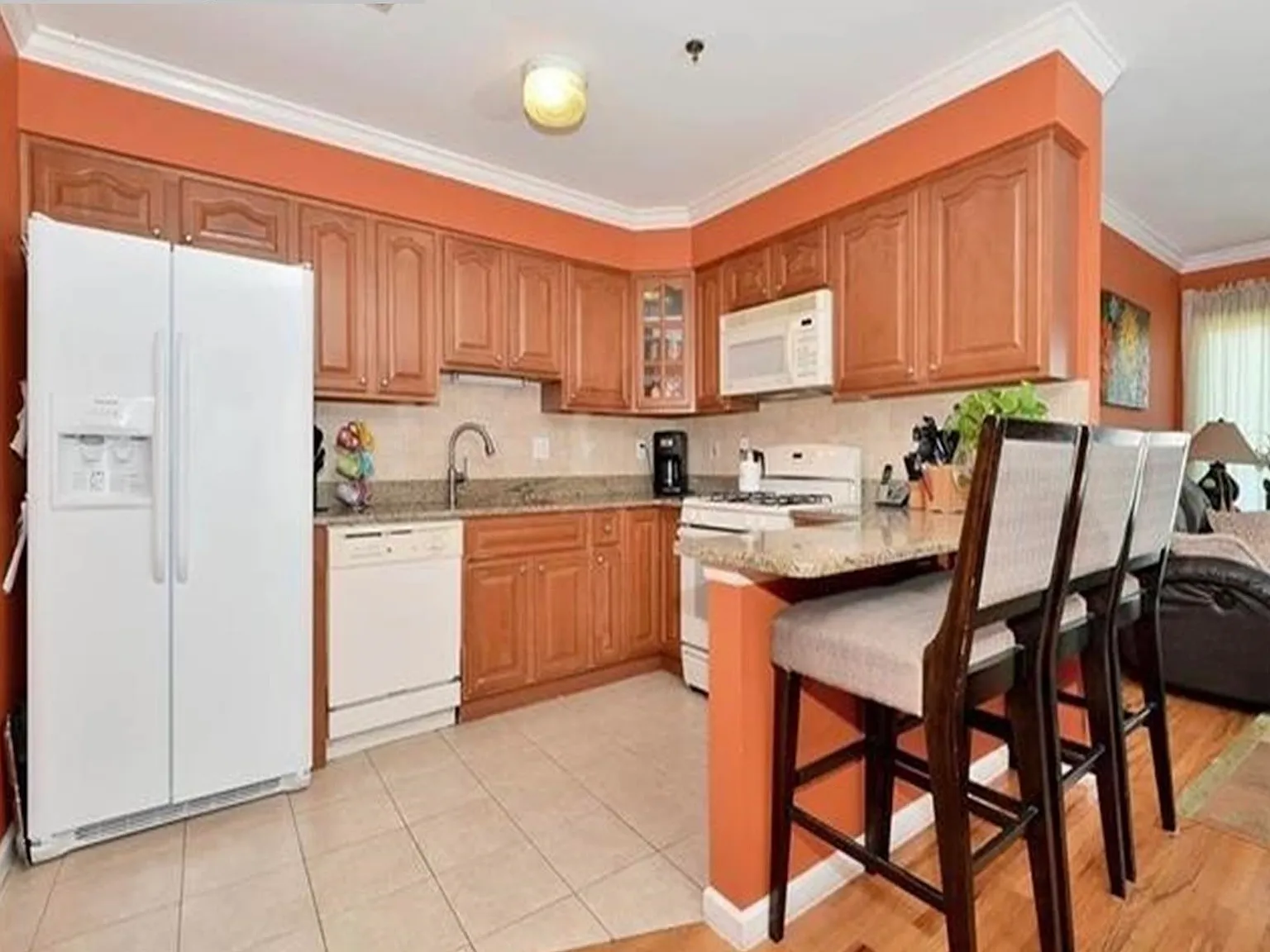 3 bed, 2.0 bath, 1178 sqft, $2,800 — Photo 3