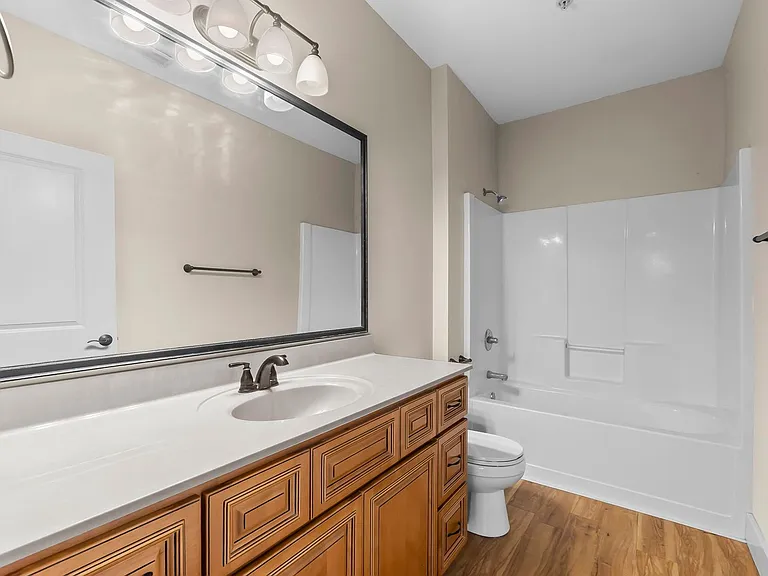 2041 Walden Blvd — Photo 16