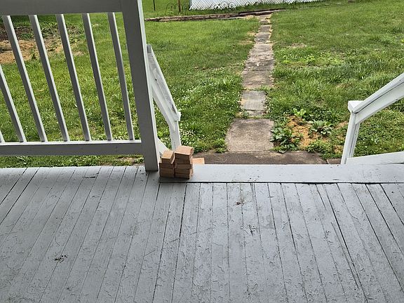 3rd image of 25 Pond Hill Rd #2