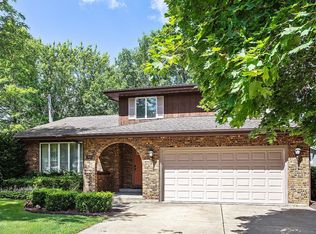 909 Mac Gregor Rd, Lockport, IL 60441