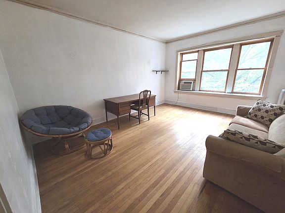 3rd image of 5551 S Kimbark Ave APT 8