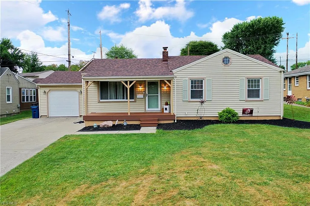 34 Hopewell Dr photo 1