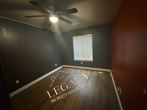 4th image of 632 E Sierra Ave