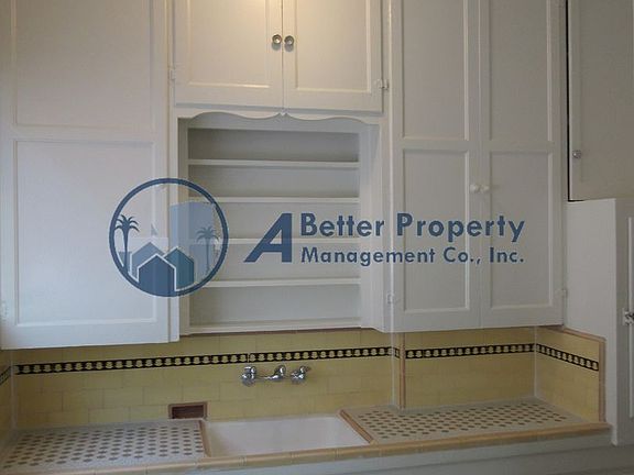 4th image of 915 E Ocean Blvd APT 6