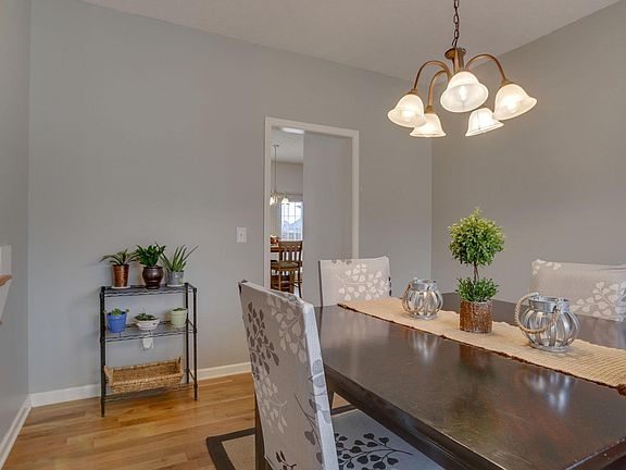 5th image of 3433 Leslie Ln