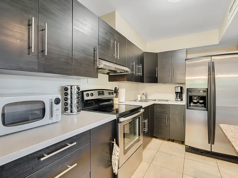 3051 Martin St — Photo 3