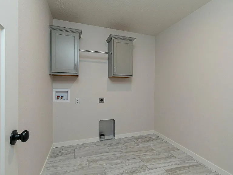 800 E Crew Dr — Photo 11