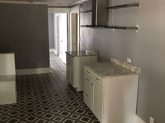 2nd image of 2215 Highland Ave