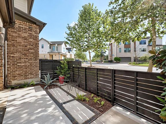 3rd image of 4701 Unity Cir