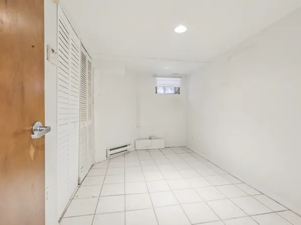 7722 Broadway image 32 of 47