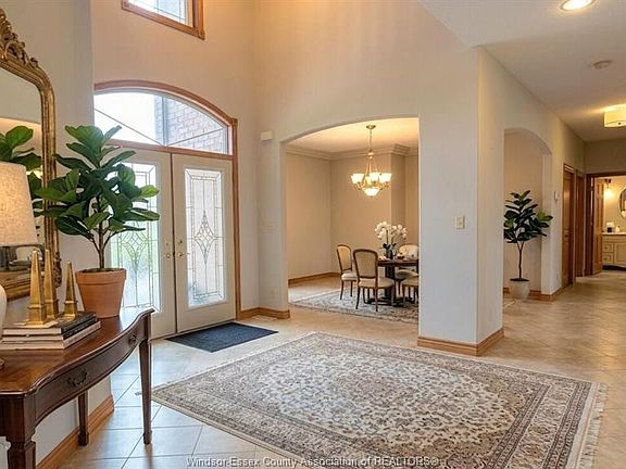 4th image of 380 Shoreview Cir