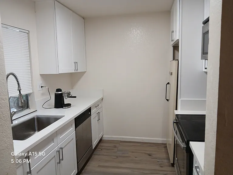 23732 Hillhurst Dr #67 — Photo 8