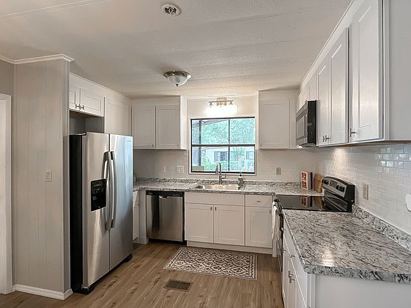 4th image of 102 Magnolia Dr #81