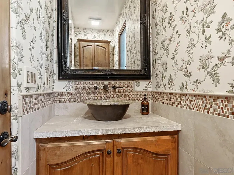 7964 Prospect Pl — Photo 8