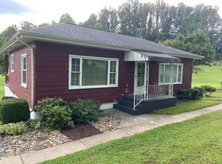 832 Hoffman Rd, Greensburg, PA 15601