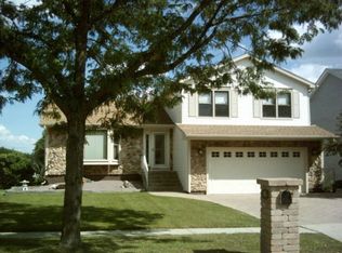 775 Schooner Ln, Elk Grove Village, IL 60007