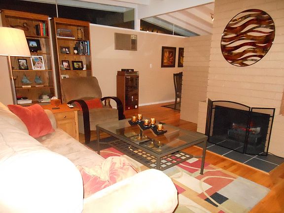 2nd image of 3074 Atherton Dr