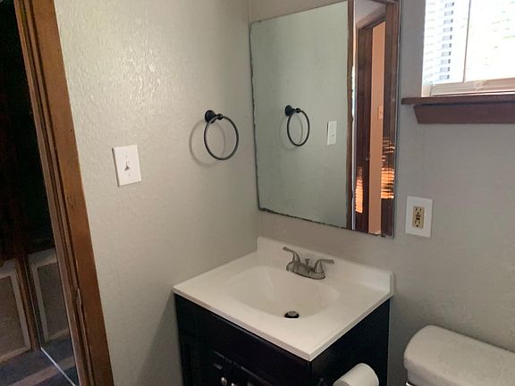 2nd image of 605 Marion Dr #D