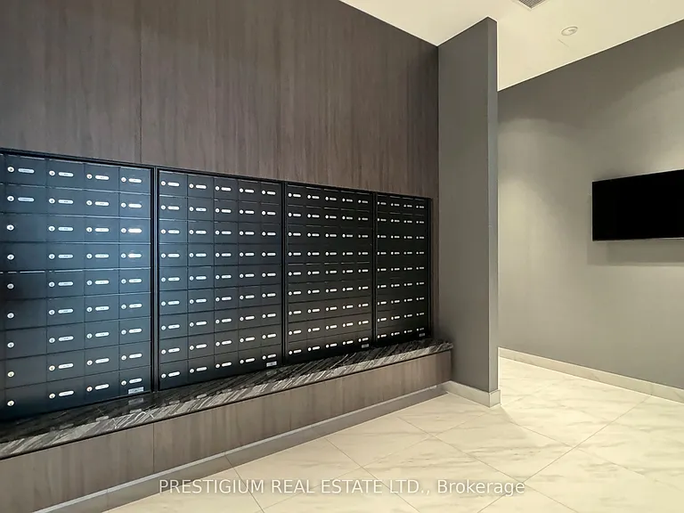 500 Dupont St #208 — Photo 29