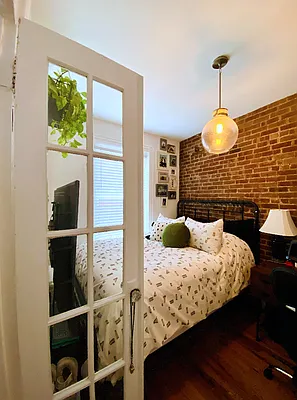 Rented by LJ Sloane Management | media 16