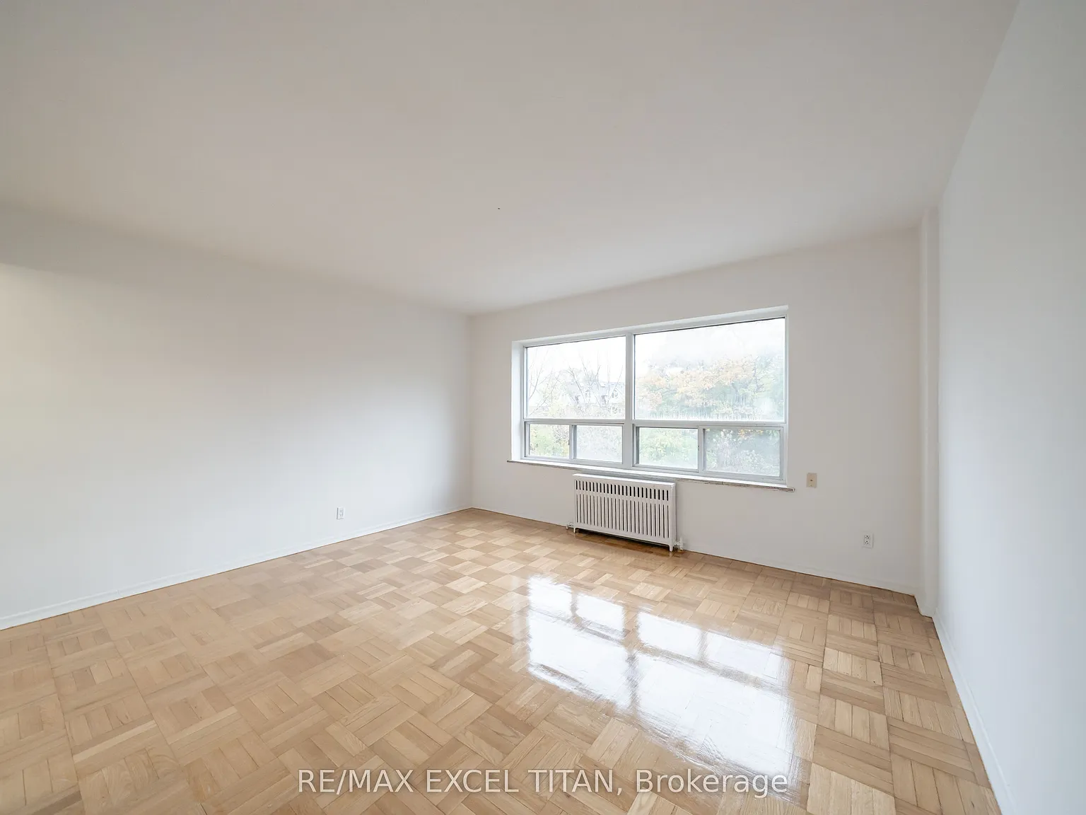156 Kingston Rd — Photo 2