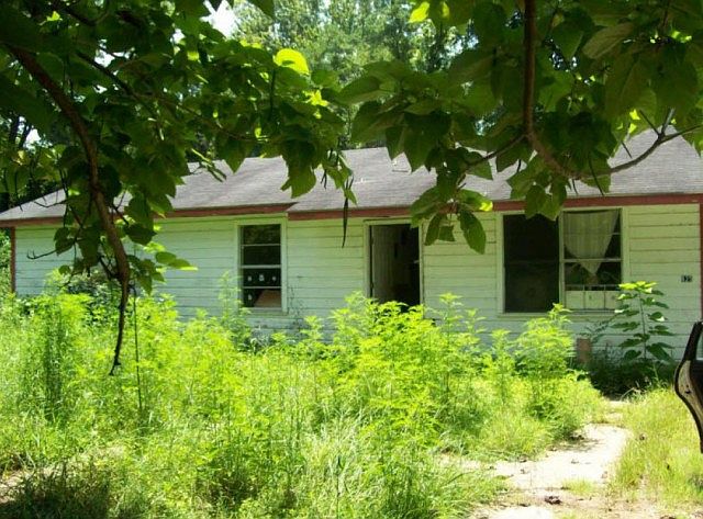 2nd image of 425 Shady Ln
