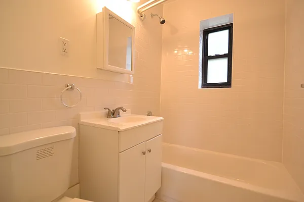 Rented by Silverstein Collection LLC  | media 13