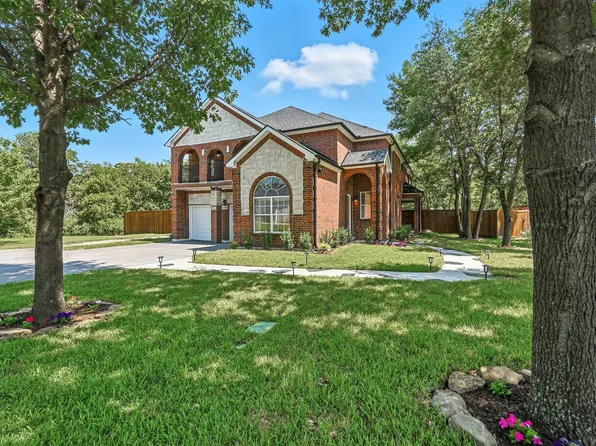 626 SE 4th St, Grand Prairie, TX 75051