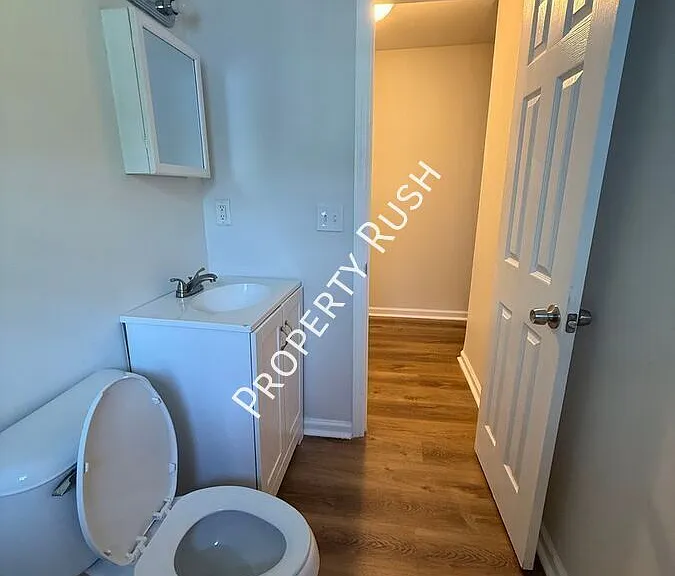 1718 Portland St #B — Photo 8