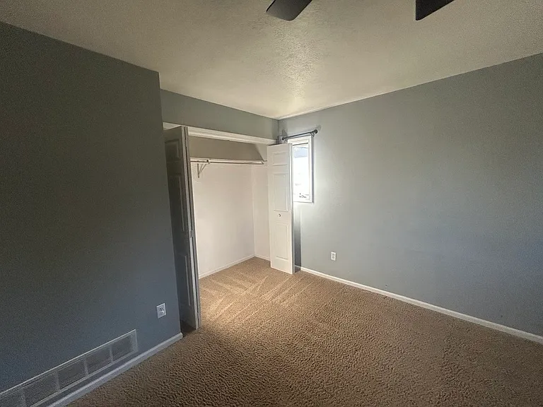 1320 Parkside Dr — Photo 17