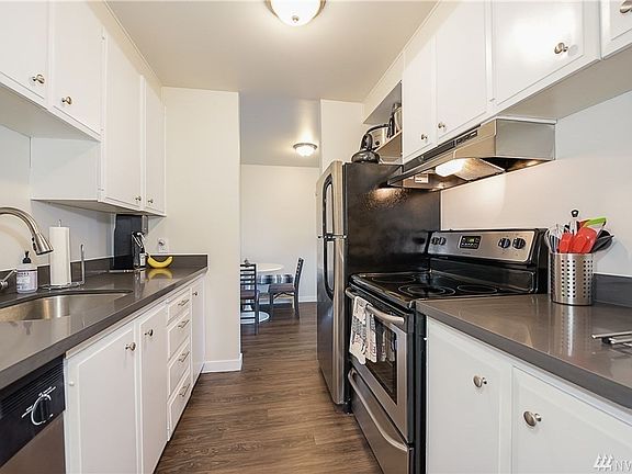 4th image of 219 Harvard Ave E #783