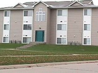 2631 Lakeside Dr, Iowa City, IA 52240
