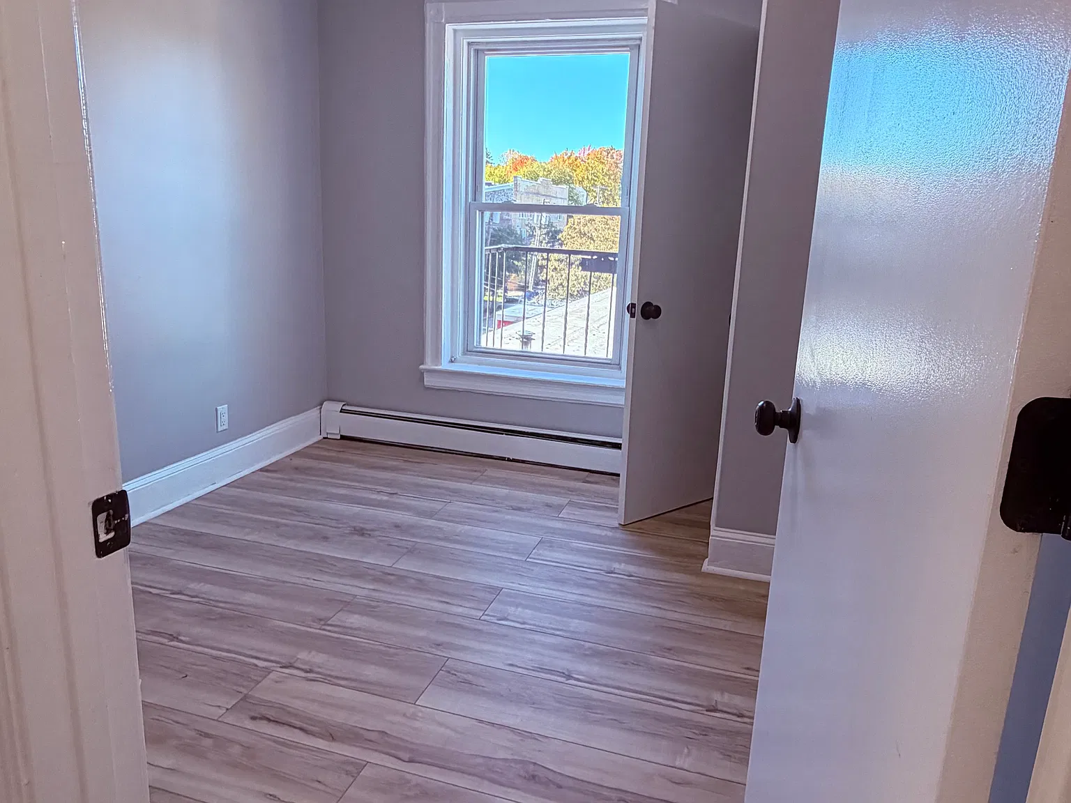 3 bed, 1100 sqft, $2,350 — Photo 4