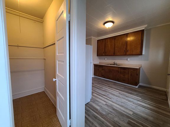4th image of 6321 Lansing Ave #2