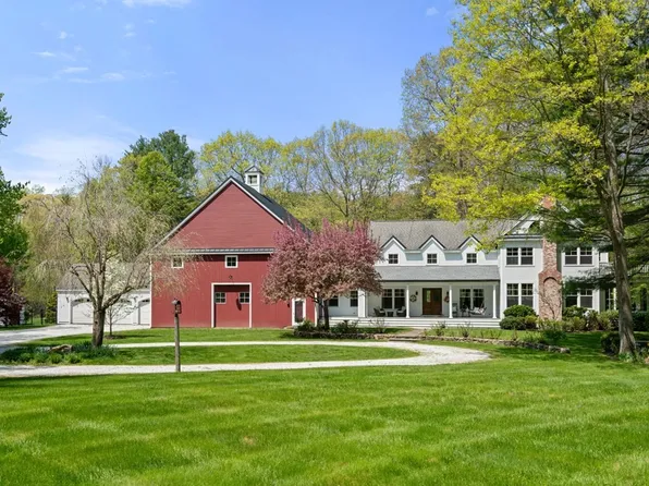 9 Lantern Ln, Natick, MA 01760
