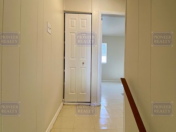 4th image of 2101 Newbourne St APT 1