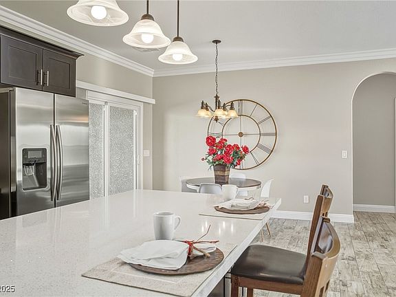 2nd image of 6981 Queenswood Ct