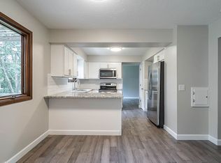 2530 E Dale Ct, Bettendorf, IA