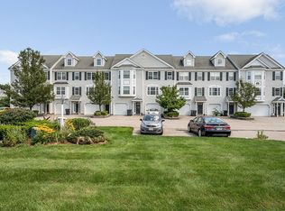 21 Merrimac Way UNIT C, Tyngsboro, MA 01879