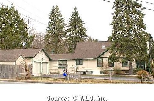 2nd image of 961 Ridgewood Rd