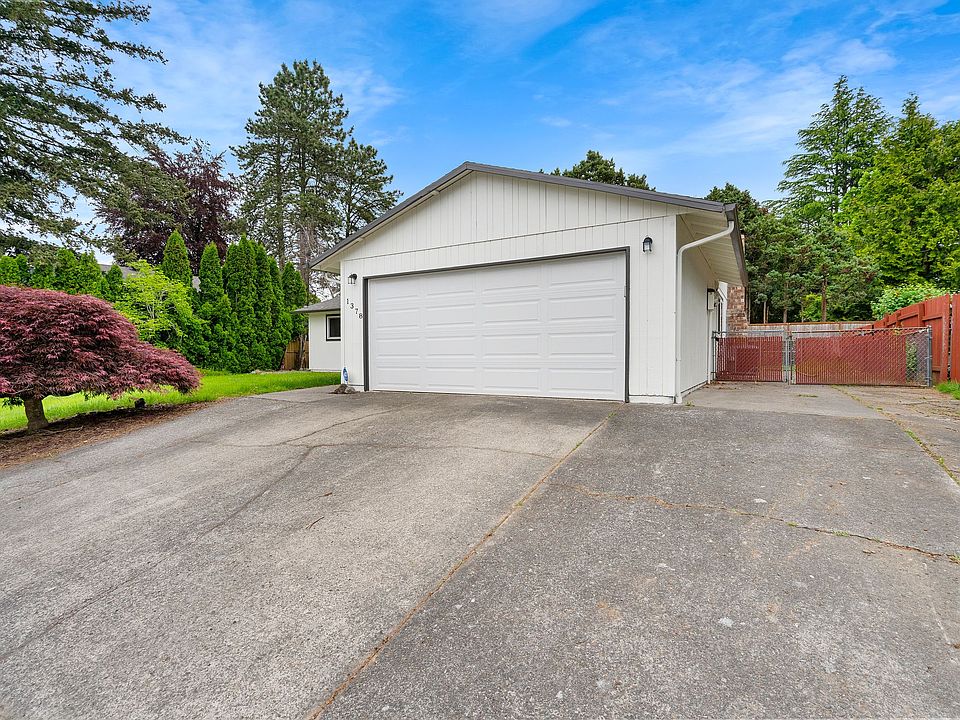 1st image of 1378 NE Centurion Dr