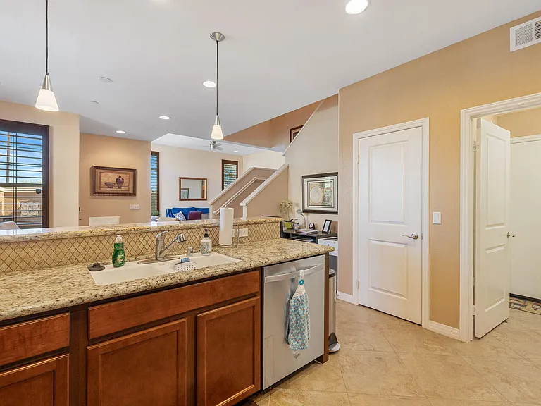 52050 Rosewood Ln #52050 — Photo 35