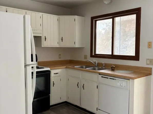 Apartments on Hammond Road, 3236-3252 Hammond Rd E #Ab4c3609b, Traverse City, MI 49686