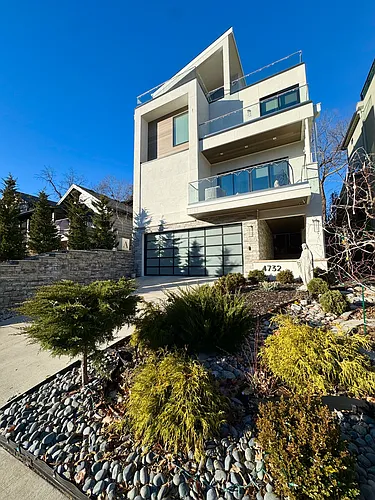 4732 Mercier St Photo 1