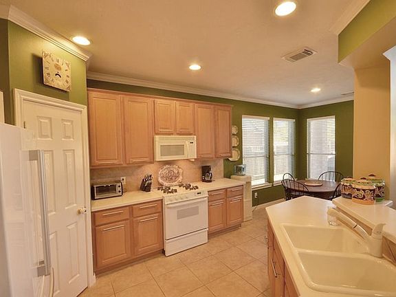 3rd image of 24030 Northshire Ln