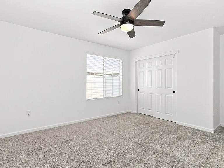 516 Silver Cloud Ct — Photo 13