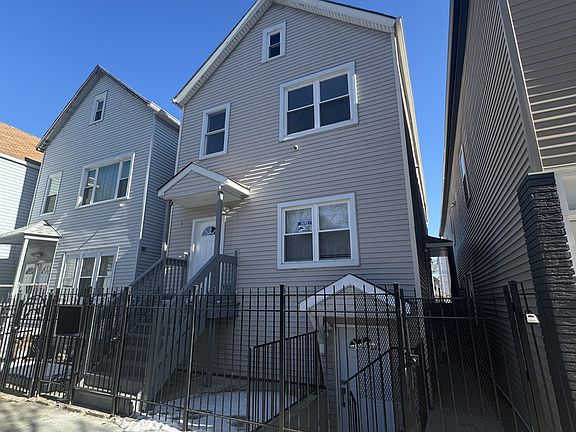 2nd image of 4521 S Hermitage Ave
