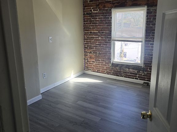 4th image of 558 Chestnut St #560-13