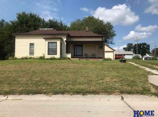 120 W B St, Elmwood, NE 68349